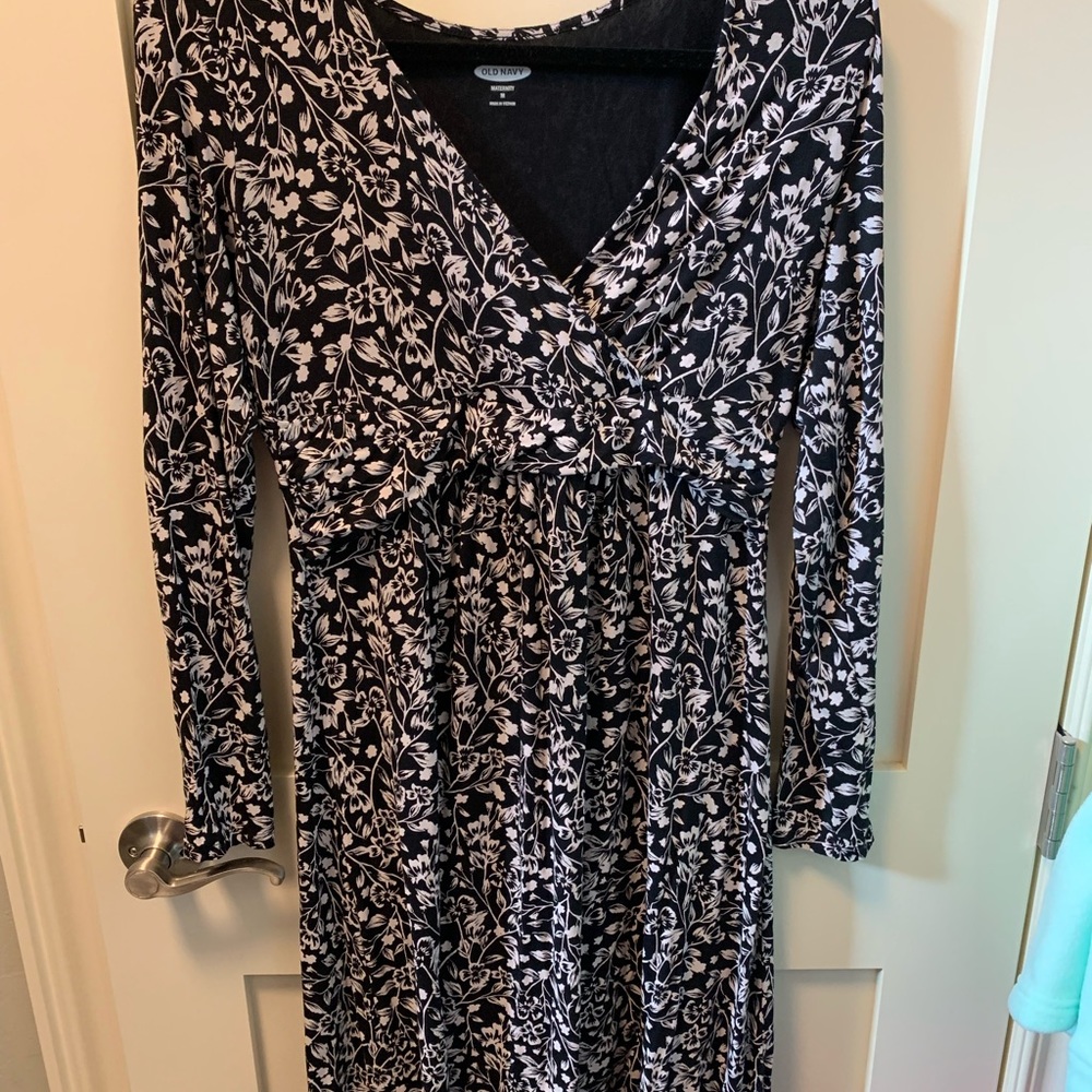 *Host pick* Old Navy Maternity Faux wrap dress Black with White Floral Print